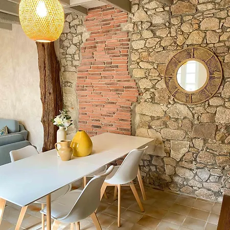 Сasa de vacaciones Le Logis De La Forge Grand Gite De 8 Personnes A 10 Min Du Puy Dufou *