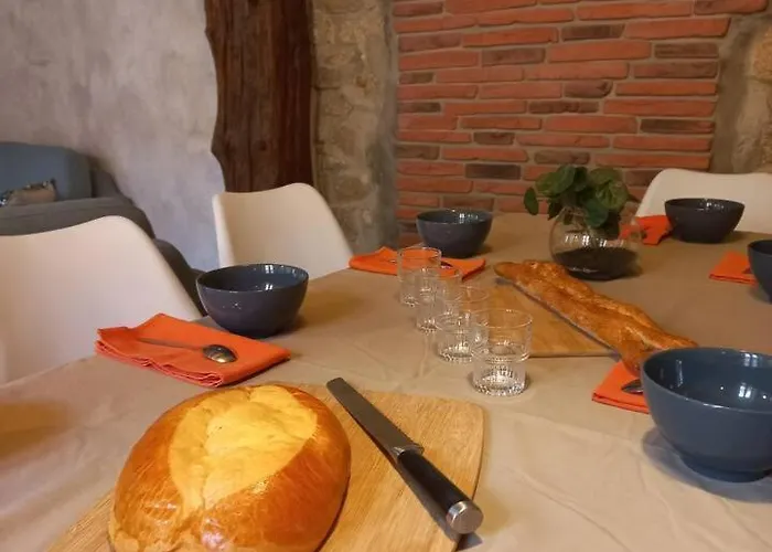 Le Logis De La Forge Grand De 8 Personnes A 10 Min Du Puy Dufou 度假居 *